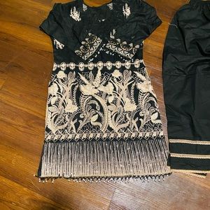 Pakistani 3 picec ladies embroidery dress